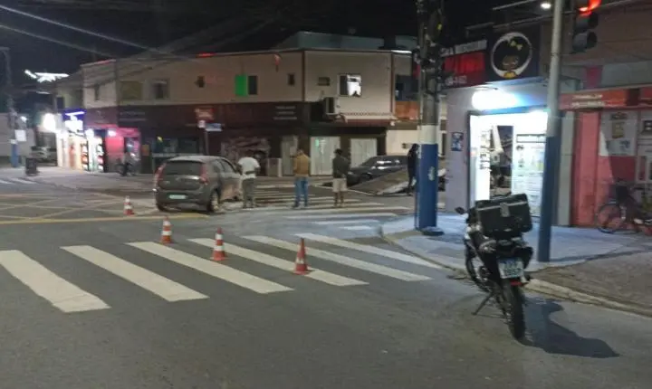 Agentes de Trânsito atendem acidente na Quarta Avenida; abordam motociclista de 16 anos e removem veículo na Barra Sul; prestam apoio durante incêndio em veículo em Balneário Camboriú