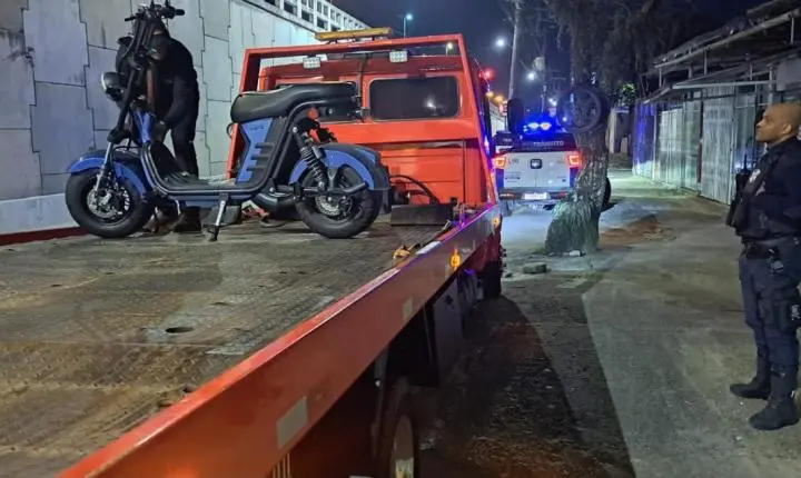 Agentes de Trânsito atendem acidente na Quarta Avenida; abordam motociclista de 16 anos e removem veículo na Barra Sul; prestam apoio durante incêndio em veículo em Balneário Camboriú