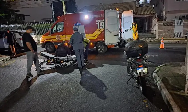 Agentes de Trânsito de Balneário Camboriú atendem colisão com múltiplos veiculos