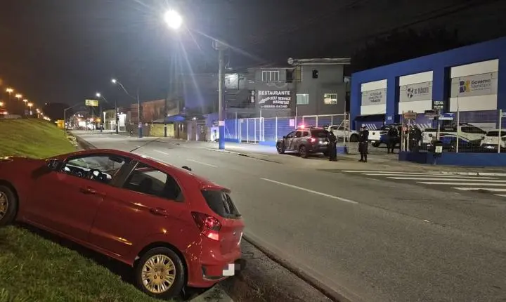 Agentes de Trânsito removem autopropelido e ciclomotor durante fiscalizações em Balneário Camboriú
