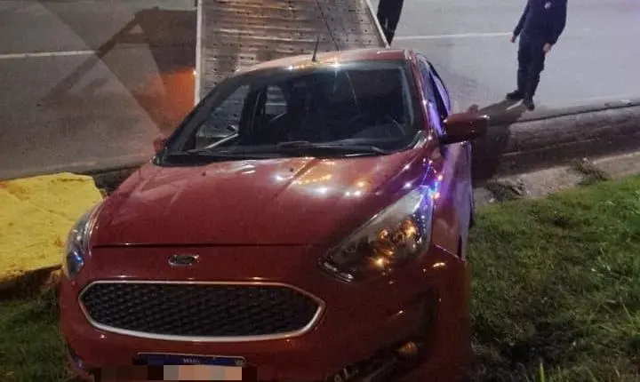 Agentes de Trânsito removem autopropelido e ciclomotor durante fiscalizações em Balneário Camboriú