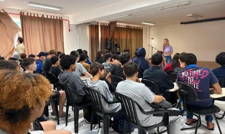 Agosto Lilás: Ônibus Lilás fortalece campanha em Balneário Camboriú