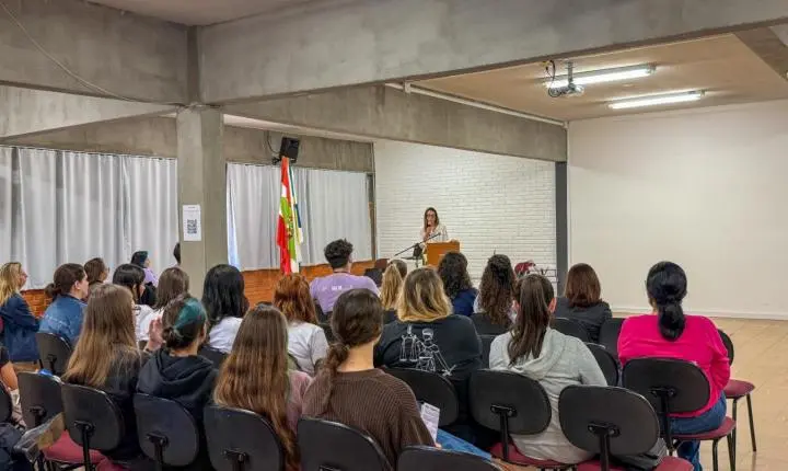 Agosto Lilás: Ônibus Lilás fortalece campanha em Balneário Camboriú