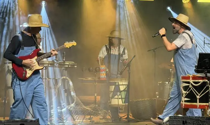 Almir Sater encanta público no 28º Festival de Música de Itajaí 