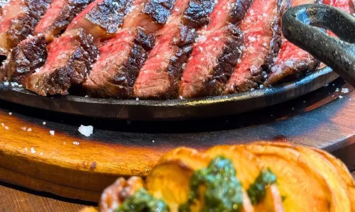 Almoço de Dia dos Pais: Fazenda Churrascada terá menu exclusivo e espaço monitorado para crianças na Praia Brava