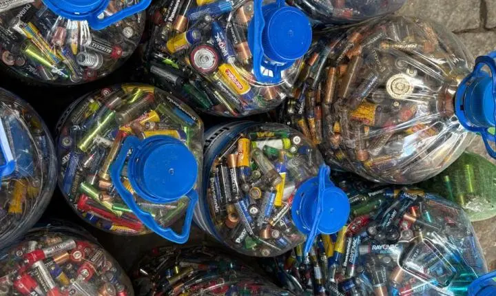 Ambiental reforça descarte sustentável com envio de 330 quilos de pilhas à logística reversa