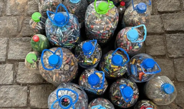 Ambiental reforça descarte sustentável com envio de 330 quilos de pilhas à logística reversa
