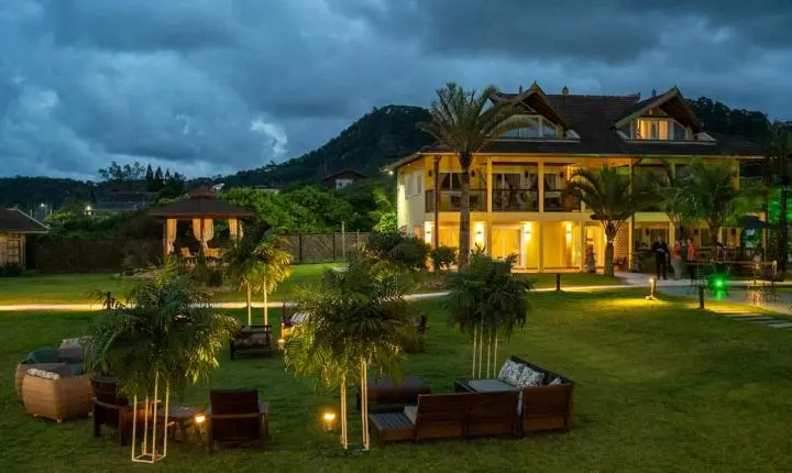 Aromas de Inverno: Pousada Estaleiro Guest House une alta gastronomia de fogo de chão e caldos artesanais em Balneário Camboriú