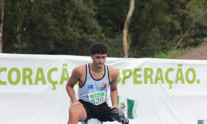 Atleta de Balneário Camboriú se torna recordista brasileiro após se reencontrar no paradesporto