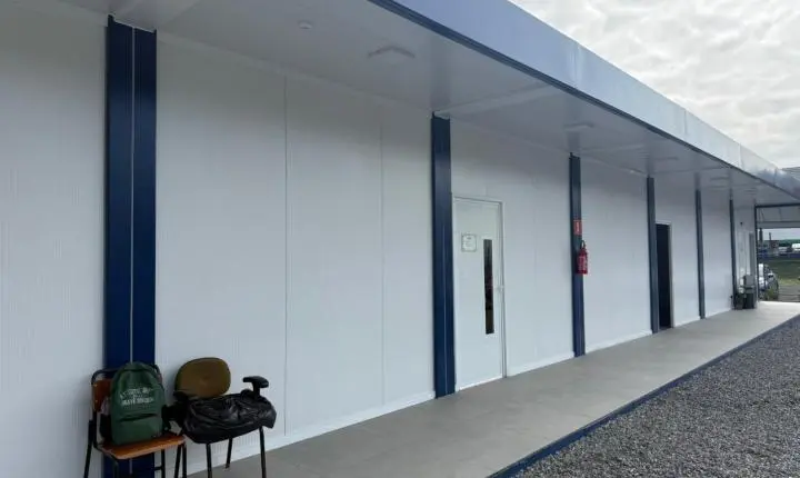 Ato cívico entrega salas modulares e nova pintura externa do CEM Nova Esperança