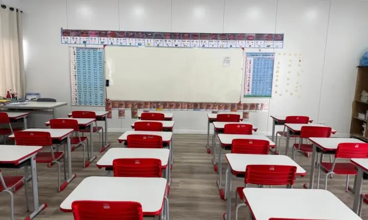 Ato cívico entrega salas modulares e nova pintura externa do CEM Nova Esperança