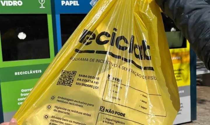 Balneário Camboriú amplia teste com sacos amarelos para coleta seletiva