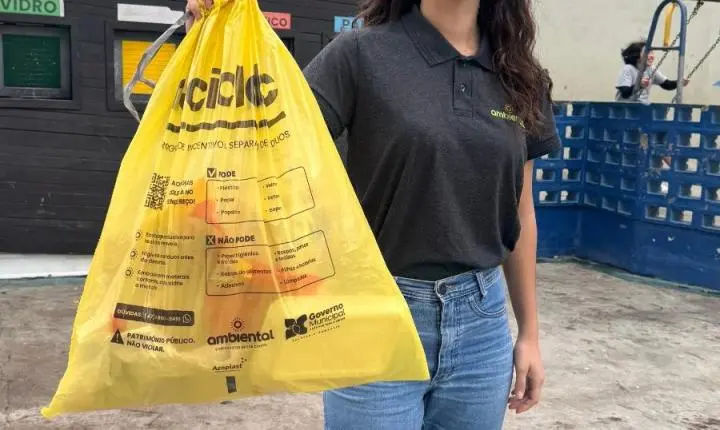 Balneário Camboriú amplia teste com sacos amarelos para coleta seletiva
