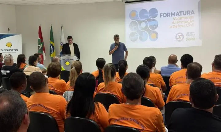 Balneário Camboriú forma 35 voluntários para atuação na Proteção e Defesa Civil