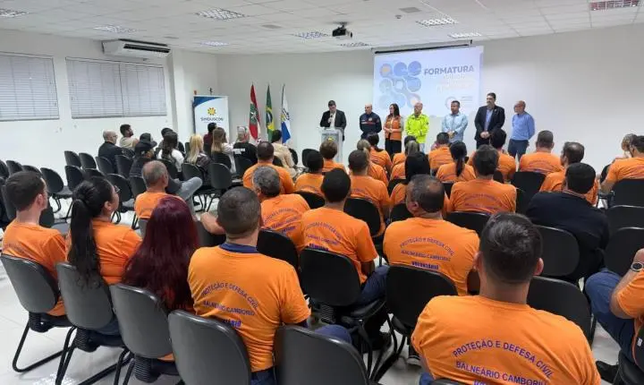 Balneário Camboriú forma 35 voluntários para atuação na Proteção e Defesa Civil