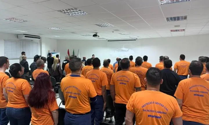 Balneário Camboriú forma 35 voluntários para atuação na Proteção e Defesa Civil