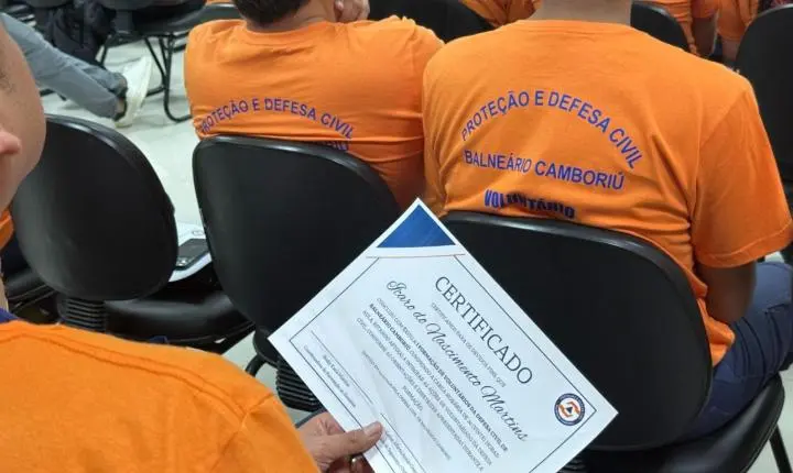 Balneário Camboriú forma 35 voluntários para atuação na Proteção e Defesa Civil