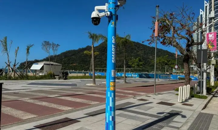 Balneário Camboriú inicia implantação de totens de segurança do Smart BC
