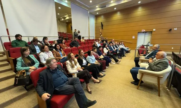Balneário Camboriú participa de encontro no TCE/SC sobre fortalecimento da governança educacional
