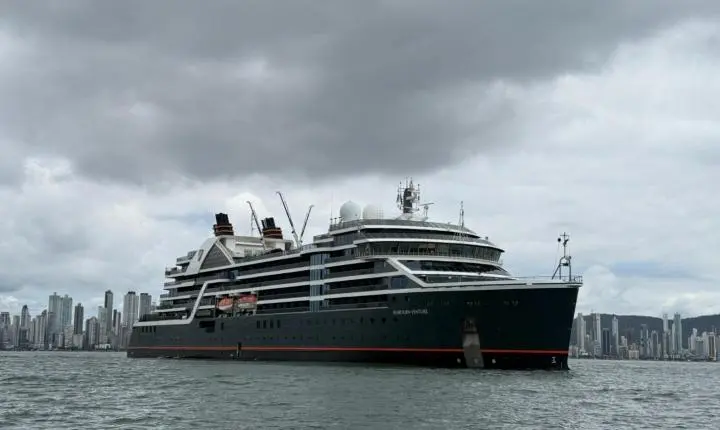 Balneário Camboriú recebe primeiro navio da temporada de cruzeiros