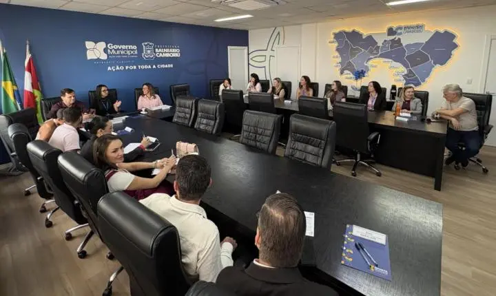 Balneário Camboriú recebe reunião de gestores de convênios dos municípios da Amfri