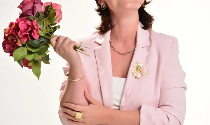 Balneário Shopping recebe exposição que transforma histórias de mulheres em retratos de força no Outubro Rosa