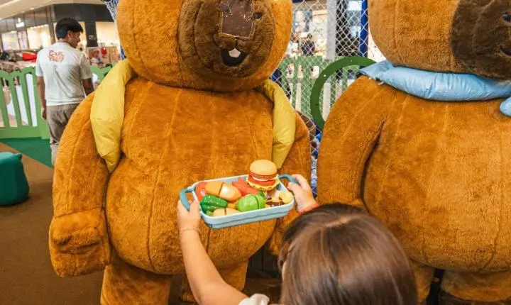 Balneário Shopping reúne dinossauros em tamanho real, parques e cinema para as férias escolares 
