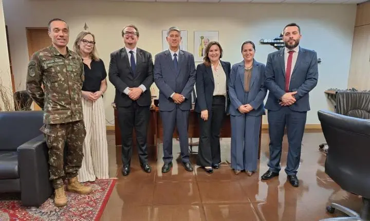 Base Industria de Defesa e Segurança de Itajaí é discutida em Brasília
