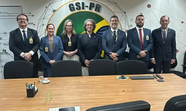 Base Industria de Defesa e Segurança de Itajaí é discutida em Brasília