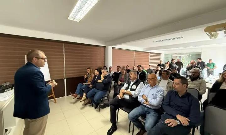 BC Convention abre agenda para pré-candidatos apresentarem propostas e ouvirem demandas do turismo em Balneário Camboriú