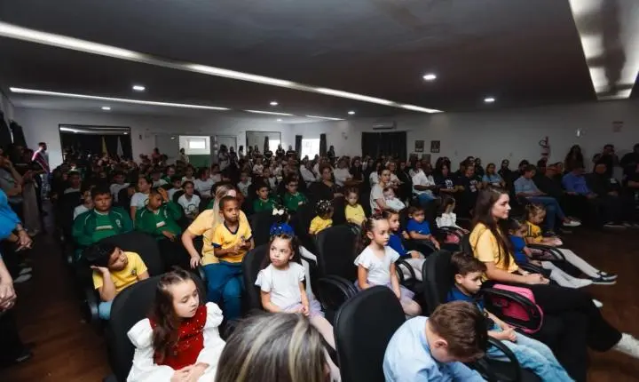 Camboriú abre Semana Cívica 2026 com apresentações culturais e valorização da educação