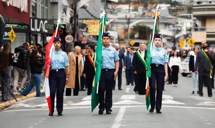 Camboriú encerra Semana Cívica com tradicionais Desfiles da Independência