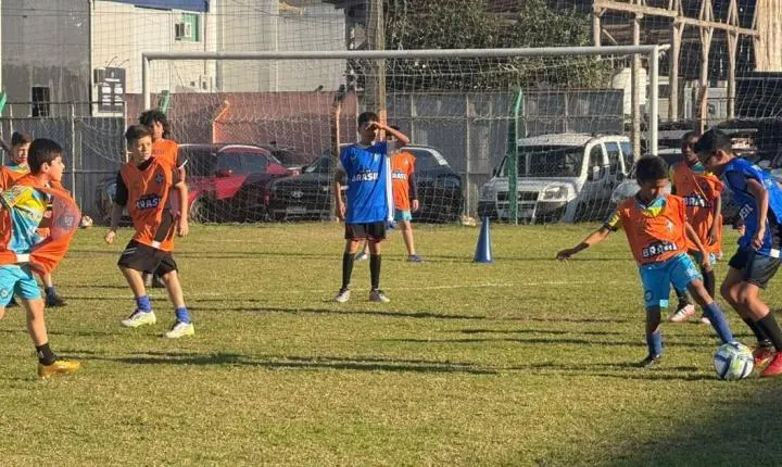 Camboriú inicia capacitação de professores para implantação do projeto Gol do Brasil