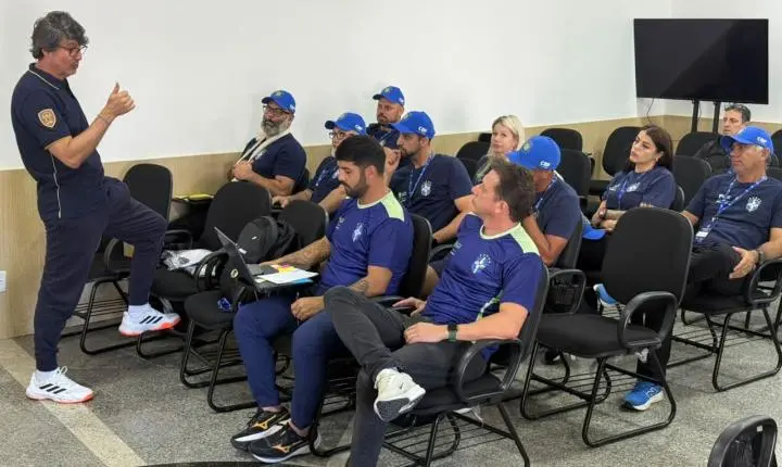 Camboriú inicia capacitação de professores para implantação do projeto Gol do Brasil