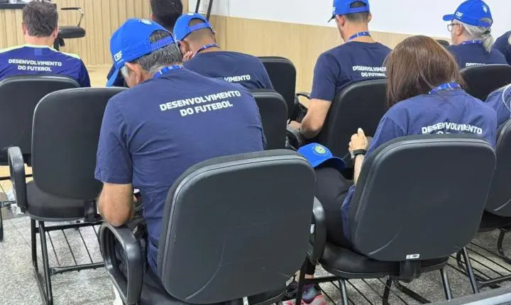 Camboriú inicia capacitação de professores para implantação do projeto Gol do Brasil