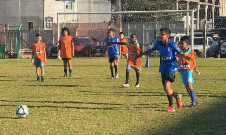 Camboriú inicia capacitação de professores para implantação do projeto Gol do Brasil