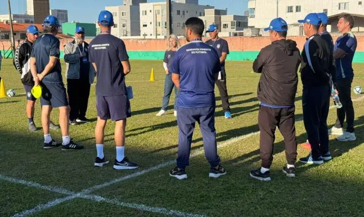 Camboriú inicia capacitação de professores para implantação do projeto Gol do Brasil