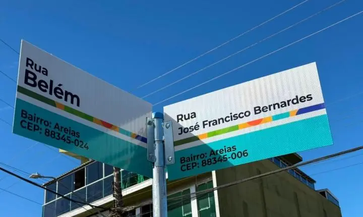 Camboriú inicia primeira etapa de instalação de novo modelo de placas de identificação de ruas