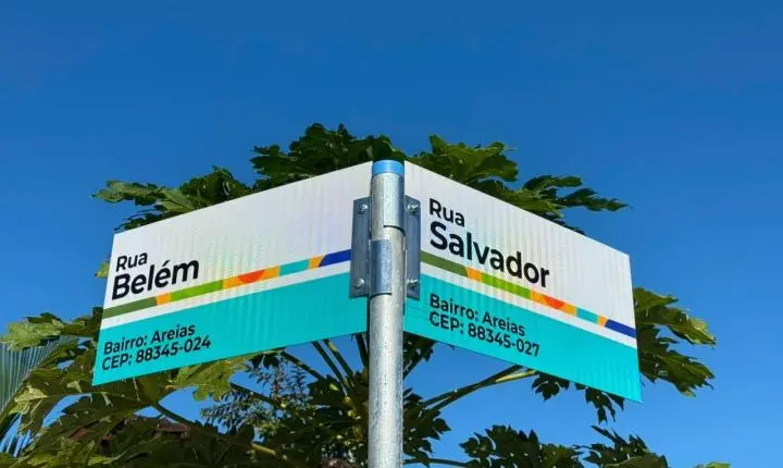 Camboriú inicia primeira etapa de instalação de novo modelo de placas de identificação de ruas