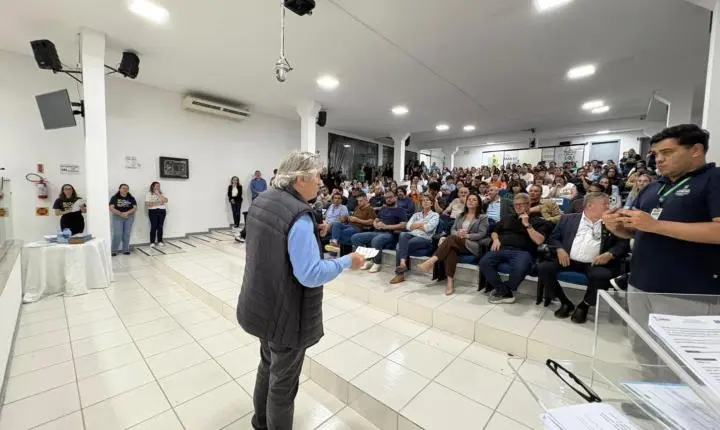 Camboriú: Programa Cidadão Mirim aproxima estudantes das atividades dos poderes públicos