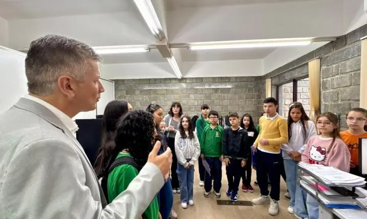 Camboriú proporciona experiência prática da administração pública a estudantes da rede municipal
