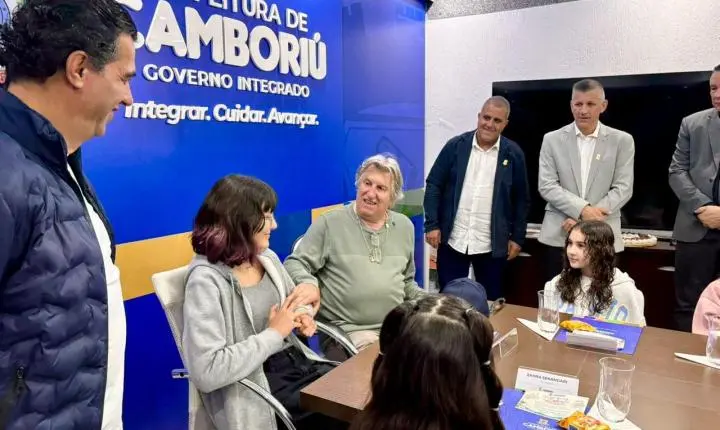 Camboriú proporciona experiência prática da administração pública a estudantes da rede municipal