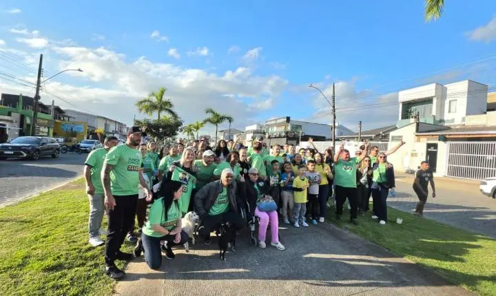 Caminhadas do candidato à reeleição Junior Cardoso reúnem apoiadores em Camboriú e Itajaí