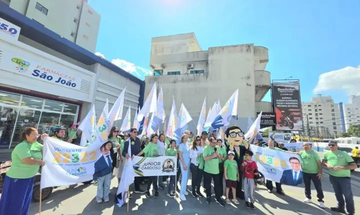 Caminhadas do candidato à reeleição Junior Cardoso reúnem apoiadores em Camboriú e Itajaí