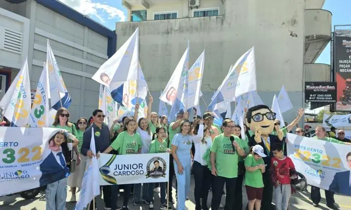Caminhadas do candidato à reeleição Junior Cardoso reúnem apoiadores em Camboriú e Itajaí
