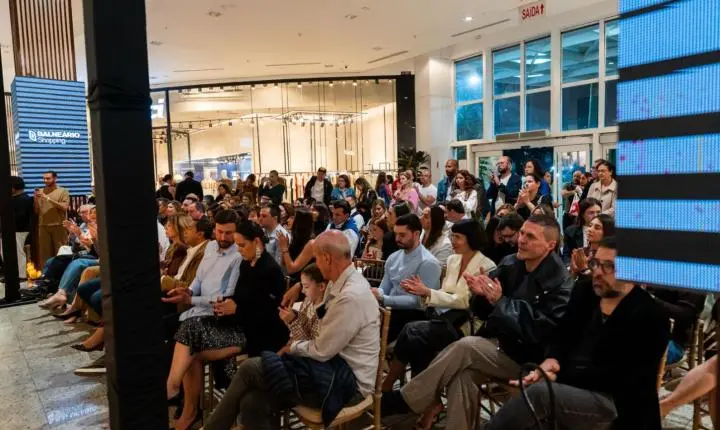 Candlelight surpreende visitantes e marca celebração dos 19 anos do Balneário Shopping