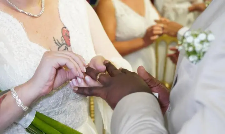 Casamento Coletivo celebra união de 62 casais no aniversário de Balneário Camboriú