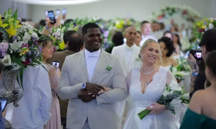 Casamento Coletivo celebra união de 62 casais no aniversário de Balneário Camboriú