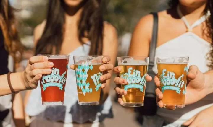Chope em metro e música típica: festa alemã Ein Prosit vai movimentar Florianópolis, em 12 e 13 de setembro
