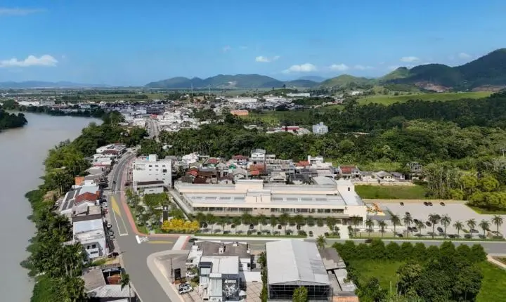 Cidade catarinense cresce mais de 90% no PIB e terá primeiro outlet 